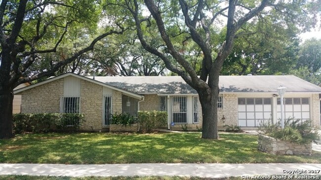 Building Photo - Charming one story in Rolling ridge subdiv... Rental