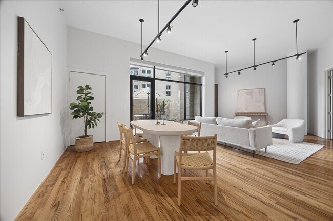 5005 Hidalgo St Unit 210