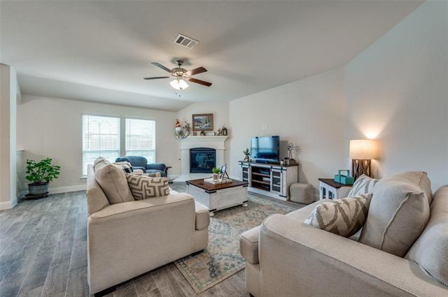 Photo - 2937 Log Cabin Dr