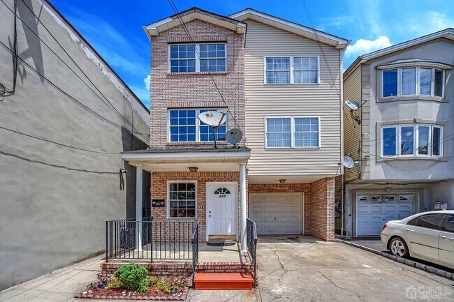 Photo - 125 Elizabeth Ave