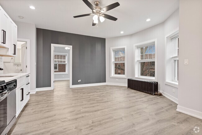 Building Photo - 1058 W Glenlake Ave Unit 2 Rental