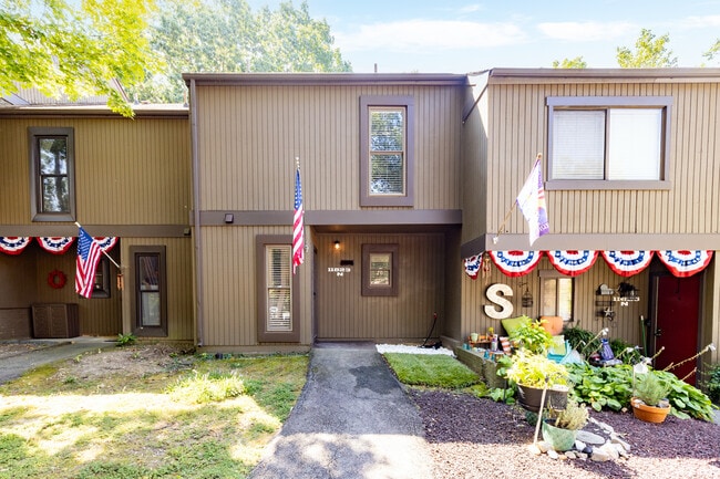 Building Photo - 11823 N Briar Patch Dr Unit 11823 North Briar Patch Drive