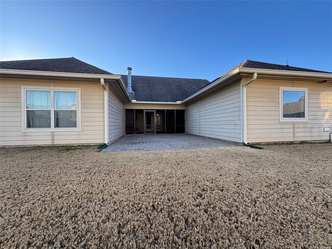 Photo - 3 Travertine Dr