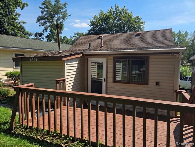 Building Photo - 6316 Oakdale Rental