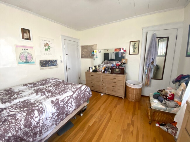 Building Photo - 2031 Commonwealth Ave Unit 12