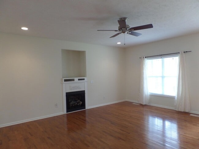 9 Remington Ln