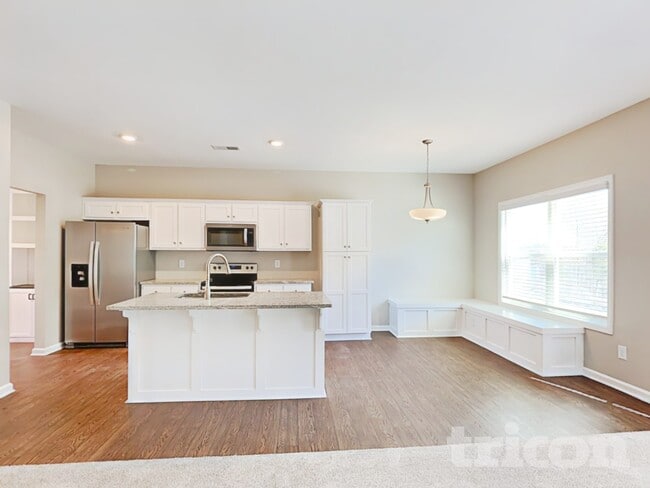 Photo - 215 Waters Edge Pkwy