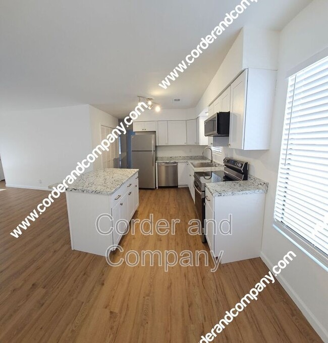 Photo - 120 17th St SE