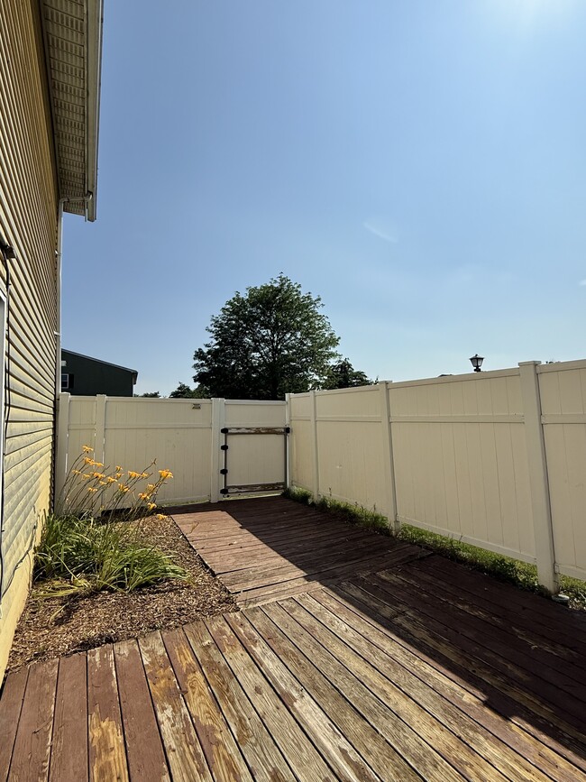 Photo - 71 Reliance Sq