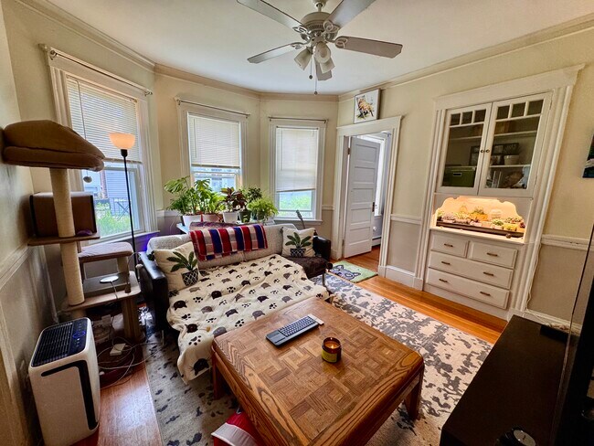 Photo - 43 Woodlawn St Unit 1
