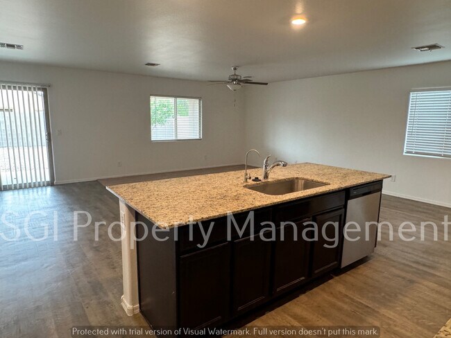 Photo - 465 W Black Hawk Pl