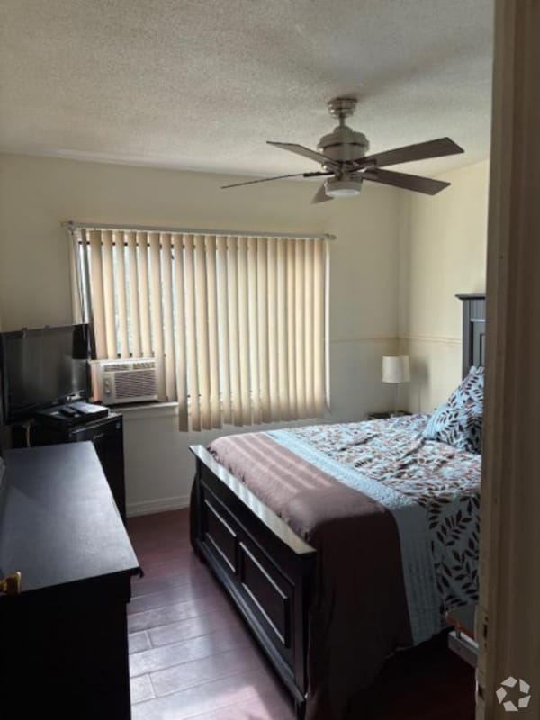 Building Photo - 29 Troy Ave Rental