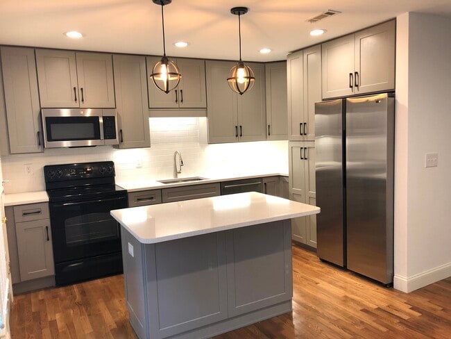 Photo - 139 E Hill St Unidad 39