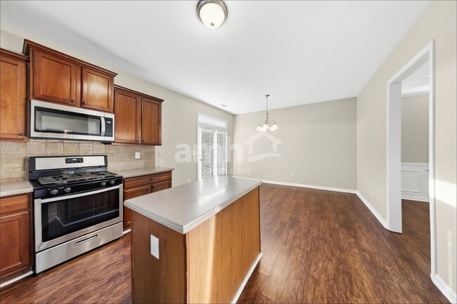 55 Palisades Dr