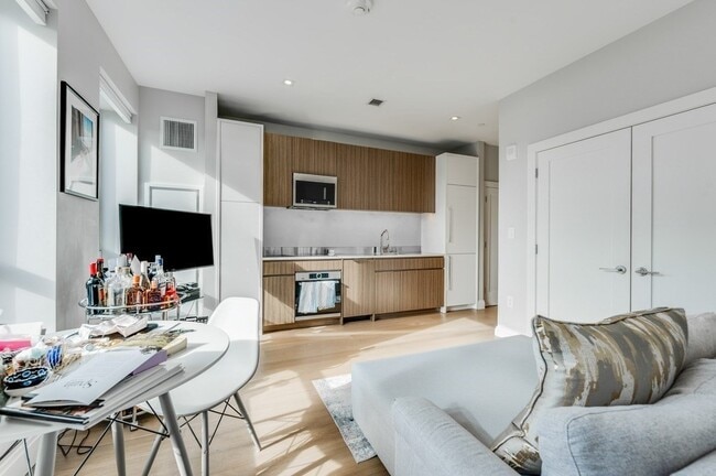 Building Photo - 100 Shawmut Ave Unit 411