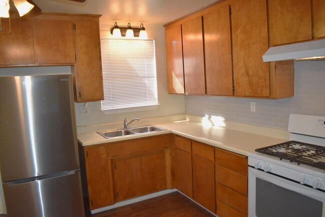 Photo - Charming 2/1 close to downtown!