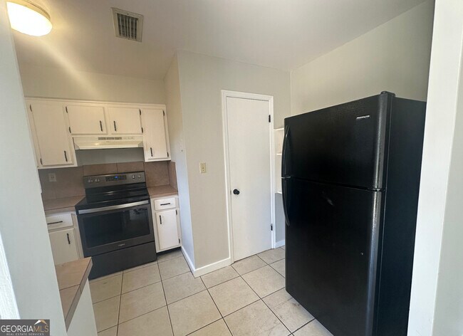 Photo - 520 Chateau Cir