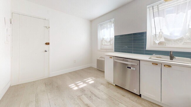 Photo - 465 Arborway