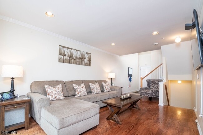 Photo - 206 Sheffield Ct