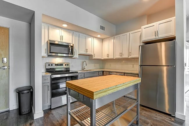 Photo - 550 New Holland Ave Unit 309