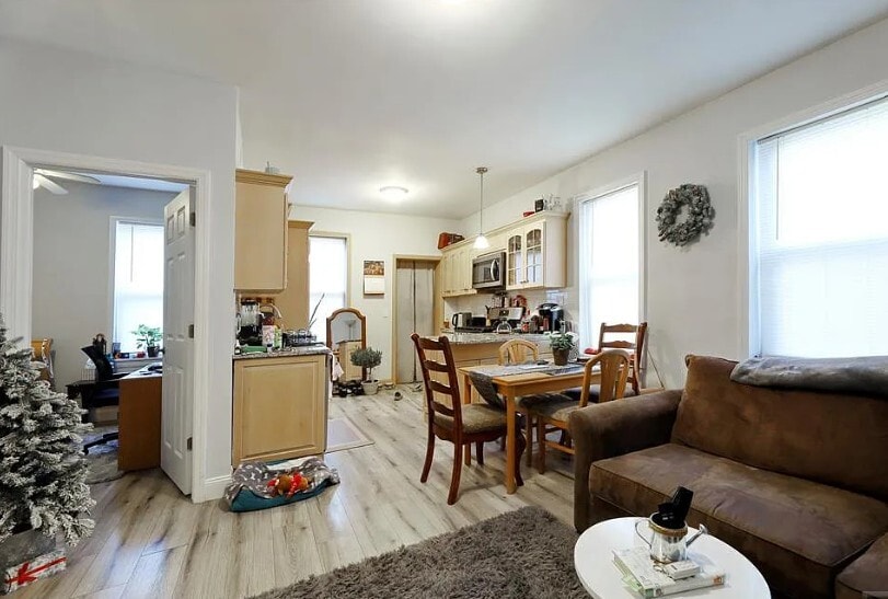 Photo - 592 Broad St