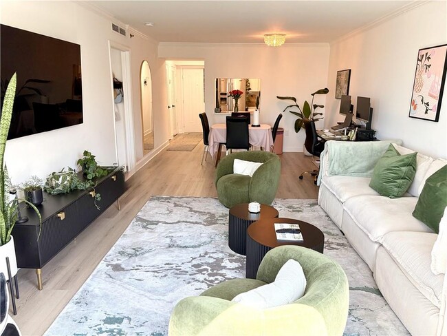 Building Photo - 2870 Pharr Ct S Northwest Unit 1009