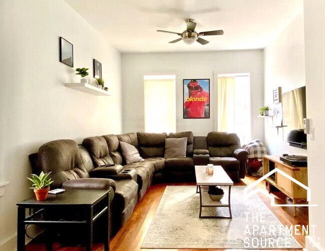 Building Photo - 1820 S Throop St Unit 2F Rental