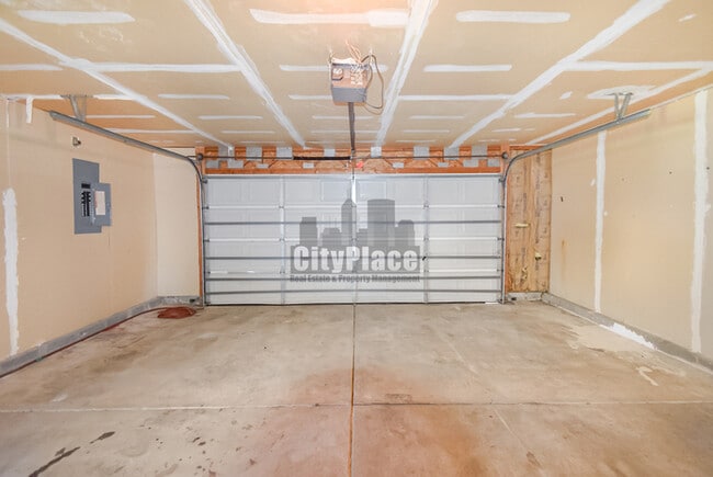Photo - 4617 Welton St