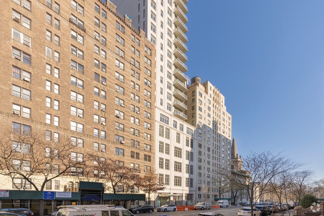 Building Photo - 15 W 96th St