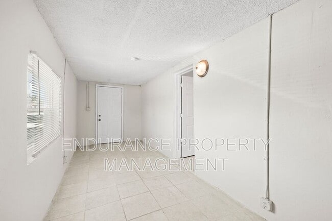Photo - 1125 W 28th St