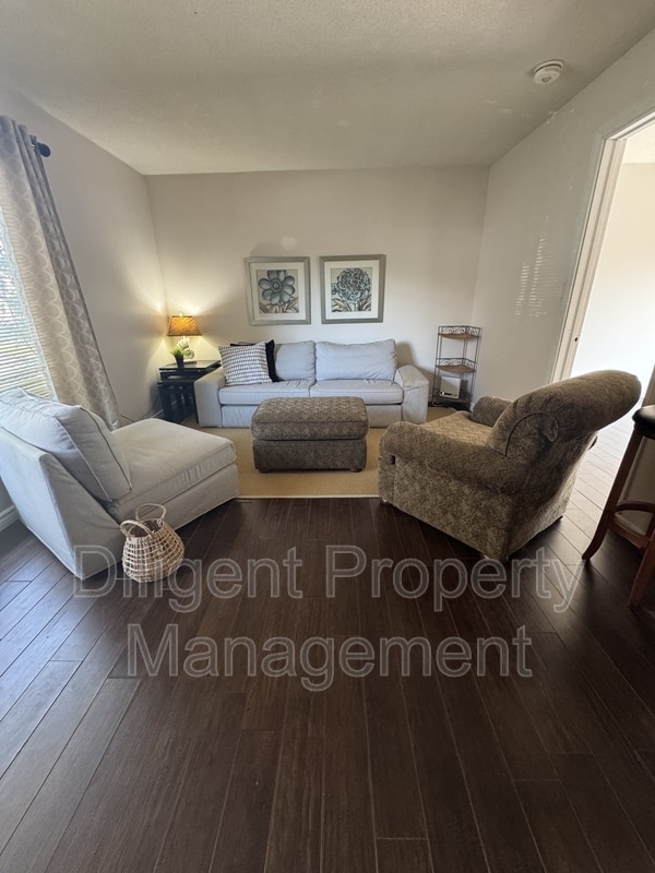 Photo - 2333 Sunnylea St