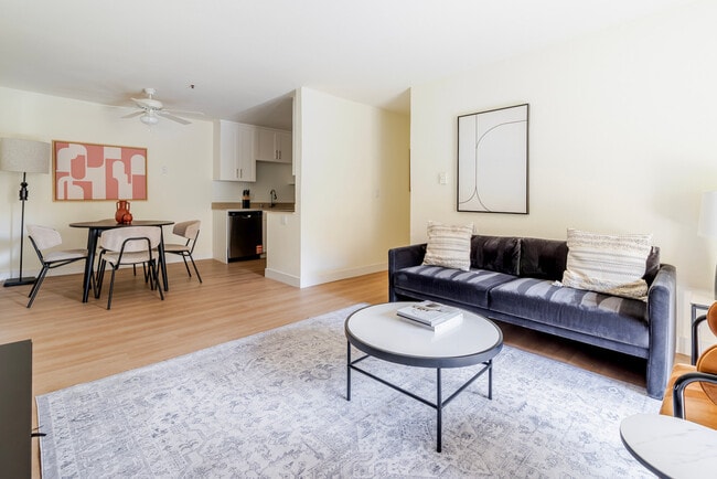 Photo - 1600 Villa St Unidad FL3-ID2108