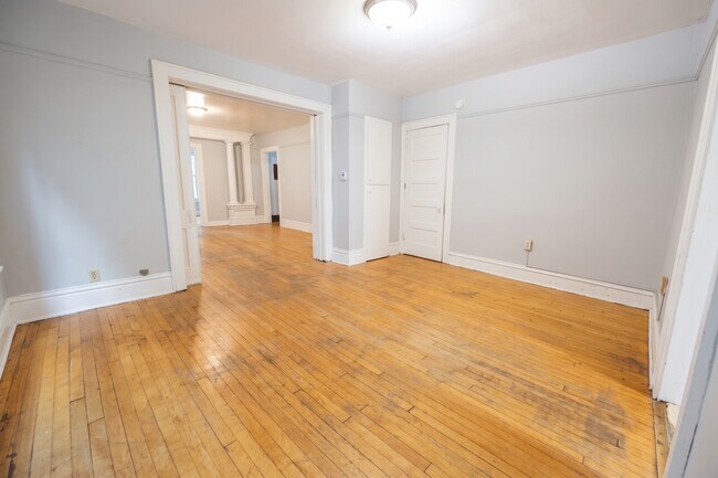 Photo - 410 W Mifflin St