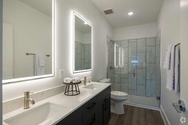 2B, 2 BA - 1004SF - The National