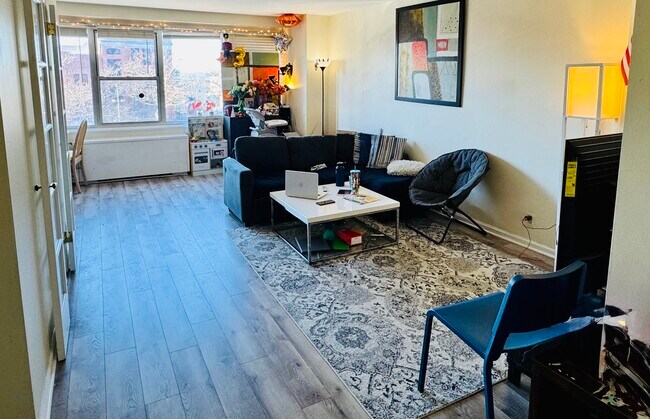 Building Photo - 225 Saint Pauls Ave Unit 3A