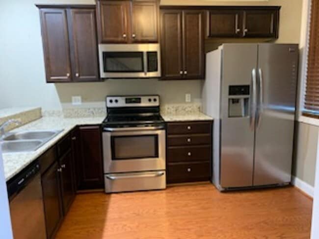Photo - 2 Bedroom, 2.5 Bath Available in Hampton Forest!