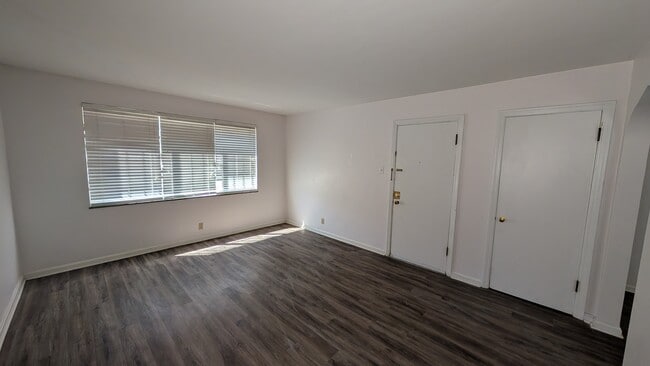 Photo - 5825 Sunshine Dr Unit 1E