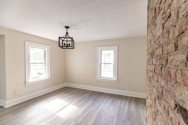 Photo - 2878 Indianola Ave