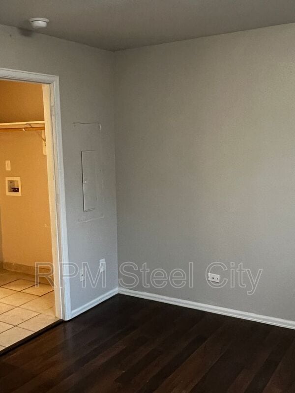 Photo - 1719 Oakshire Ln Unit D