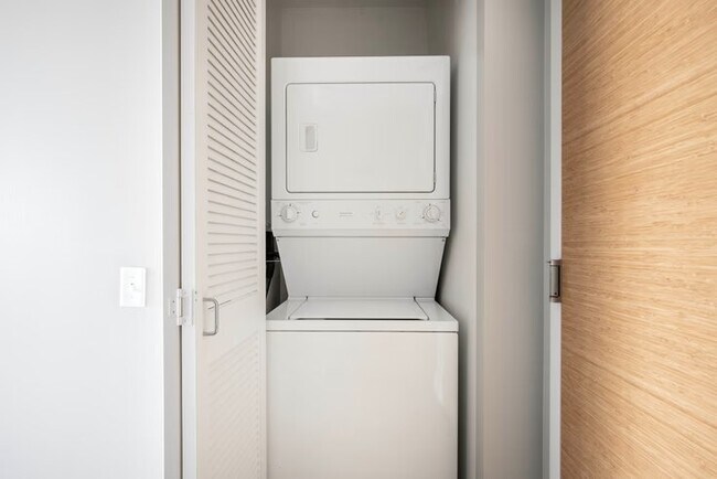 Photo - 198 N Wells St