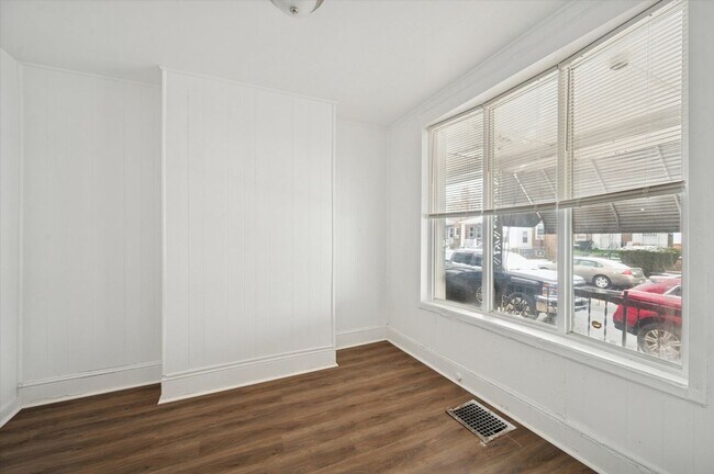 Photo - 1124 W 9th St