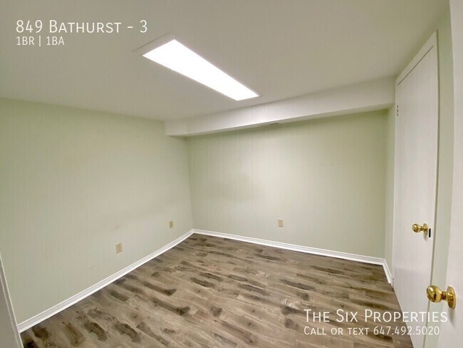 Photo - One Bedroom Apartment - Bathurst Subway Station Unit 3
