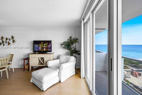 Building Photo - 9195 Collins Ave Unit 1006