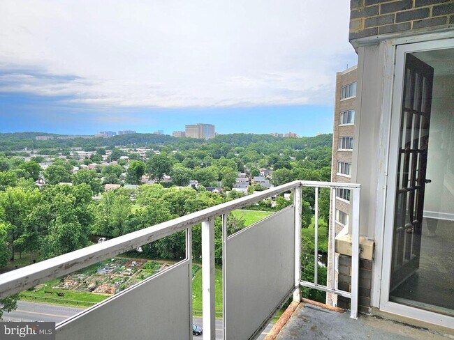 Photo - 5340 Holmes Run Pkwy Unit 1410