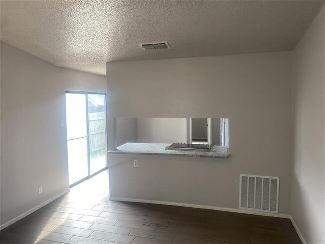 Photo - 1407 Churing Dr