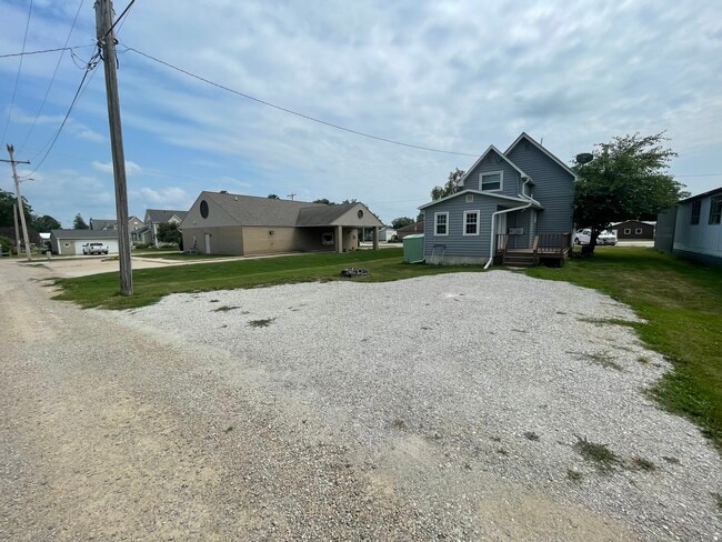 Photo - 127 E Main St