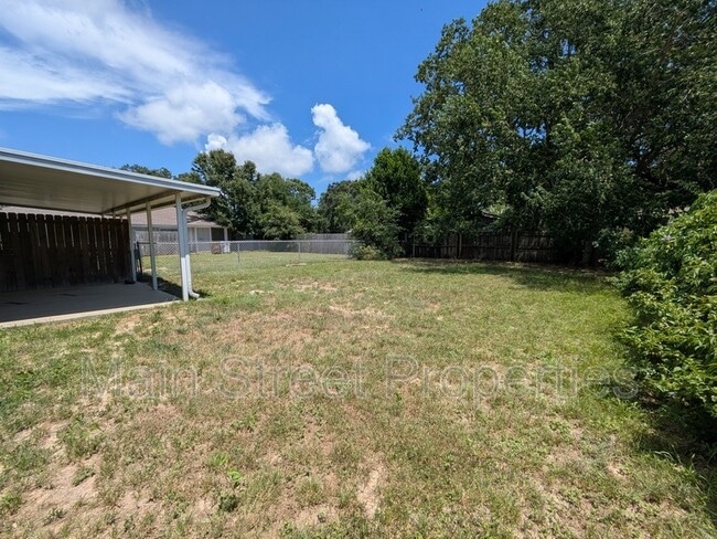 Photo - 3359 Green Briar Cir Unit B