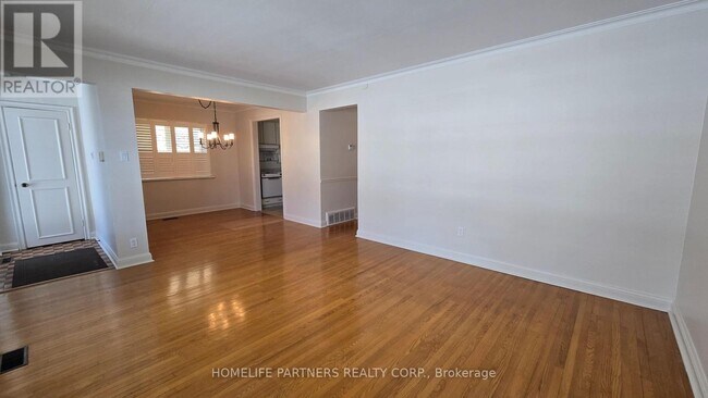 Photo - 3 Ridge Point Crescent