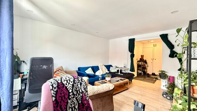 Photo - 3795 Av Saint-Kévin Unit 111