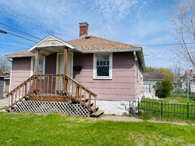 Photo - 1609 Green Bay St